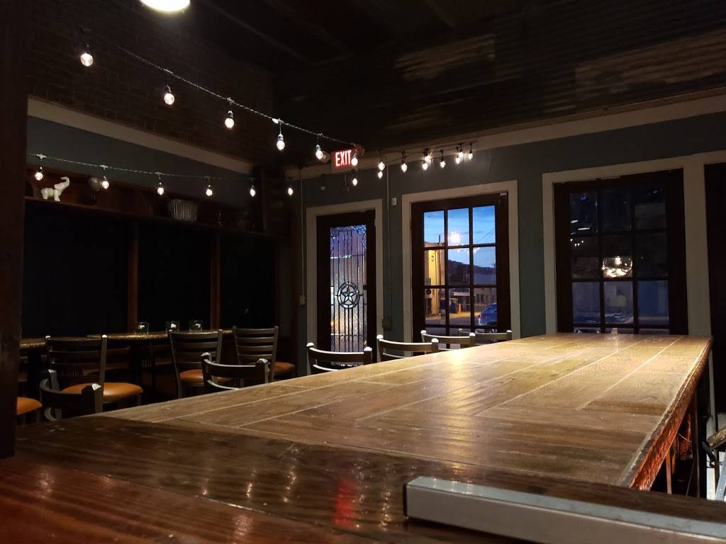 Jimmies Restaurant | restaurant | 114 E Chambers St, Cleburne, TX 76031, USA | 6823171863 OR +1 682-317-1863