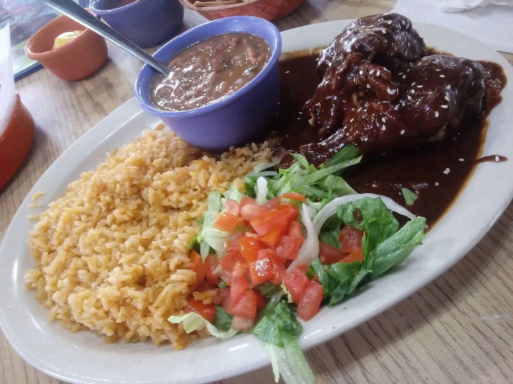 La Coronela Mexican Restaurant | restaurant | 201 N New Braunfels Ave, San Antonio, TX 78202, USA | 2105980537 OR +1 210-598-0537