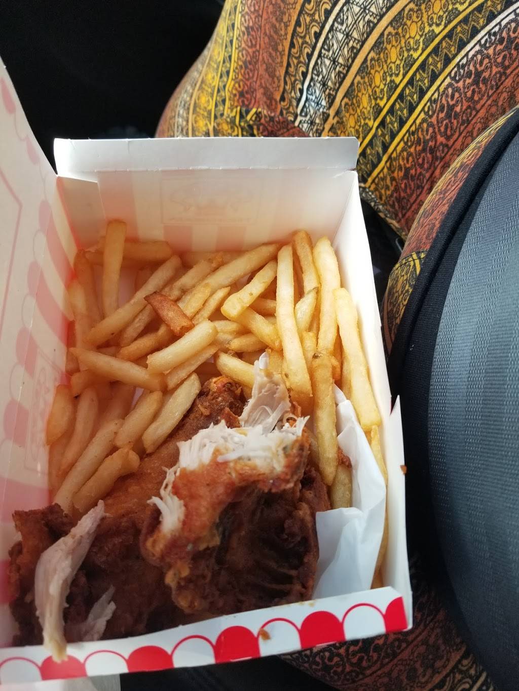 Crown Fried Chicken | restaurant | 40 Crescent Ave, Jersey City, NJ 07304, USA | 2014338333 OR +1 201-433-8333