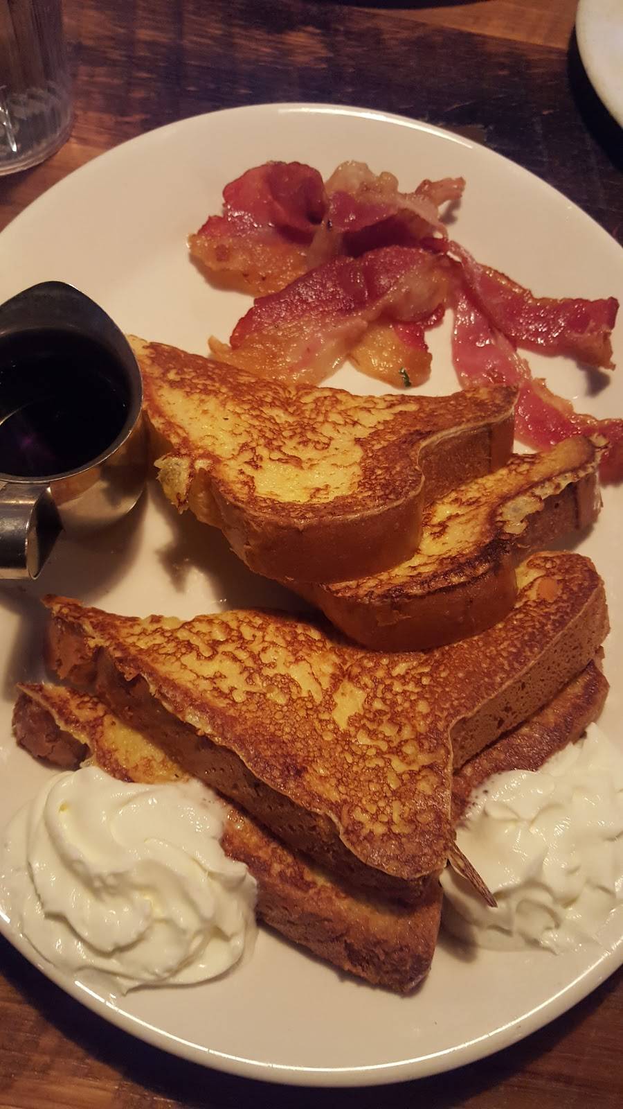 Rhodeside Grill | restaurant | 1836 Wilson Blvd, Arlington, VA 22201, USA | 7032430145 OR +1 703-243-0145