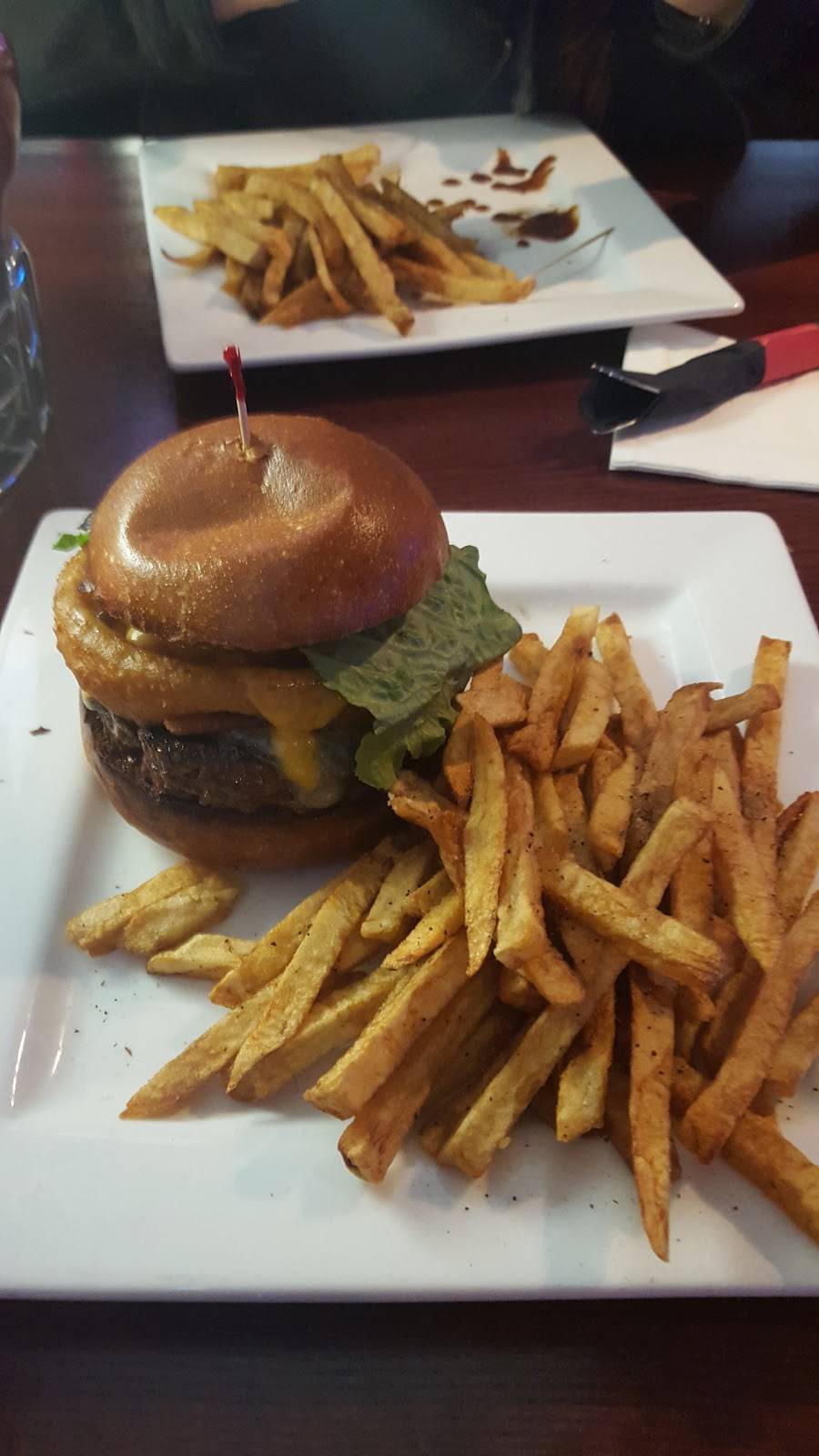 Severna Park Taphouse | restaurant | 58 W Earleigh Heights Rd, Severna Park, MD 21146, USA | 4107935759 OR +1 410-793-5759