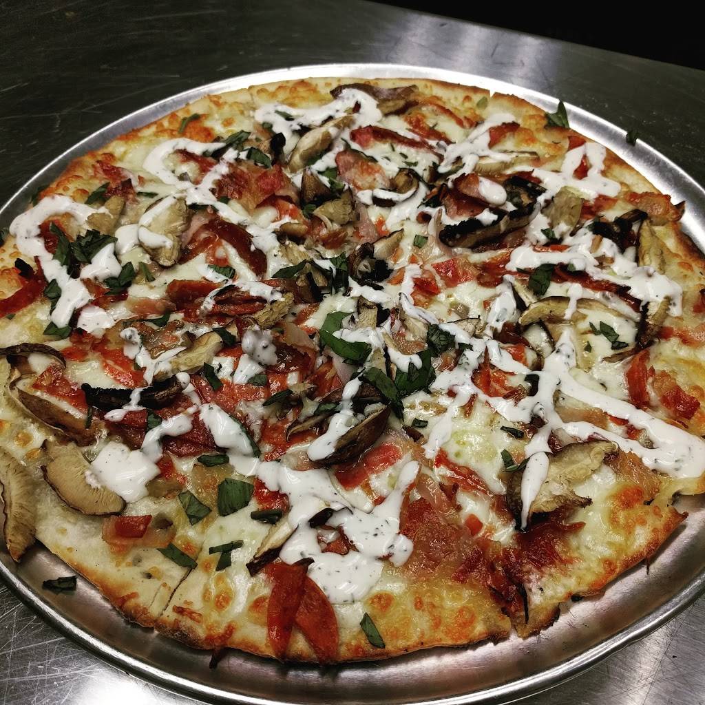 Frank Beer | restaurant | 12000 Tecumseh Rd E, Windsor, ON N8N 1L9, Canada | 5199569822 OR +1 519-956-9822