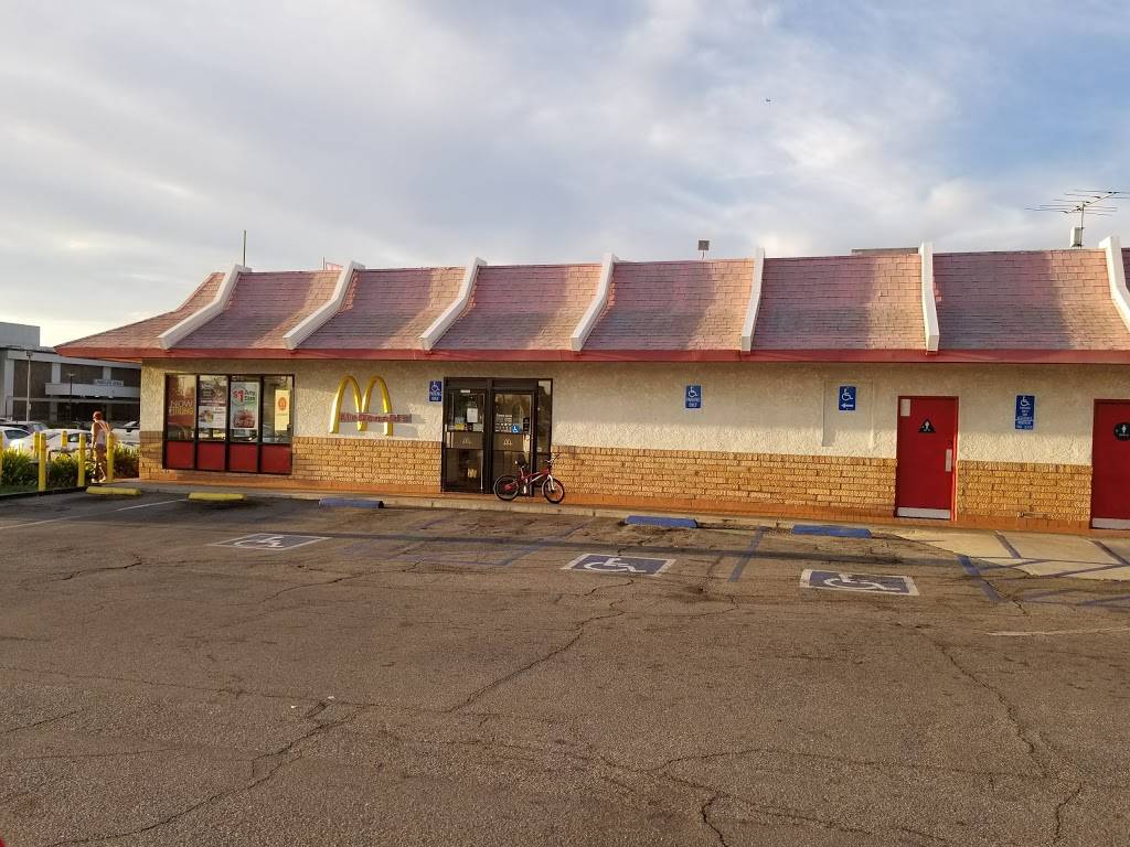 McDonalds | cafe | 1439 N Bristol St, Santa Ana, CA 92706, USA | 7145410025 OR +1 714-541-0025