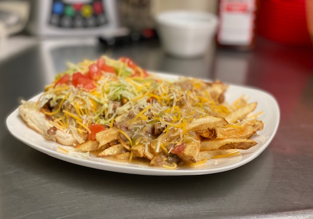 Weekends Tavern | restaurant | 2065 First St, Alamosa, CO 81101, USA | 7195895579 OR +1 719-589-5579