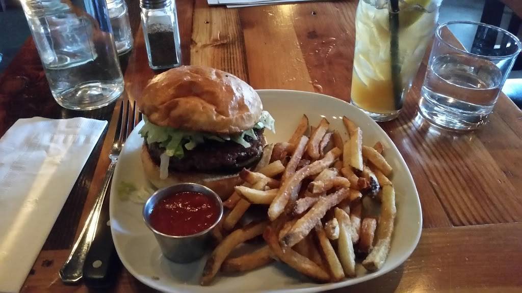 Tabor Tavern | restaurant | 5325 E Burnside St, Portland, OR 97215, USA | 5032083544 OR +1 503-208-3544