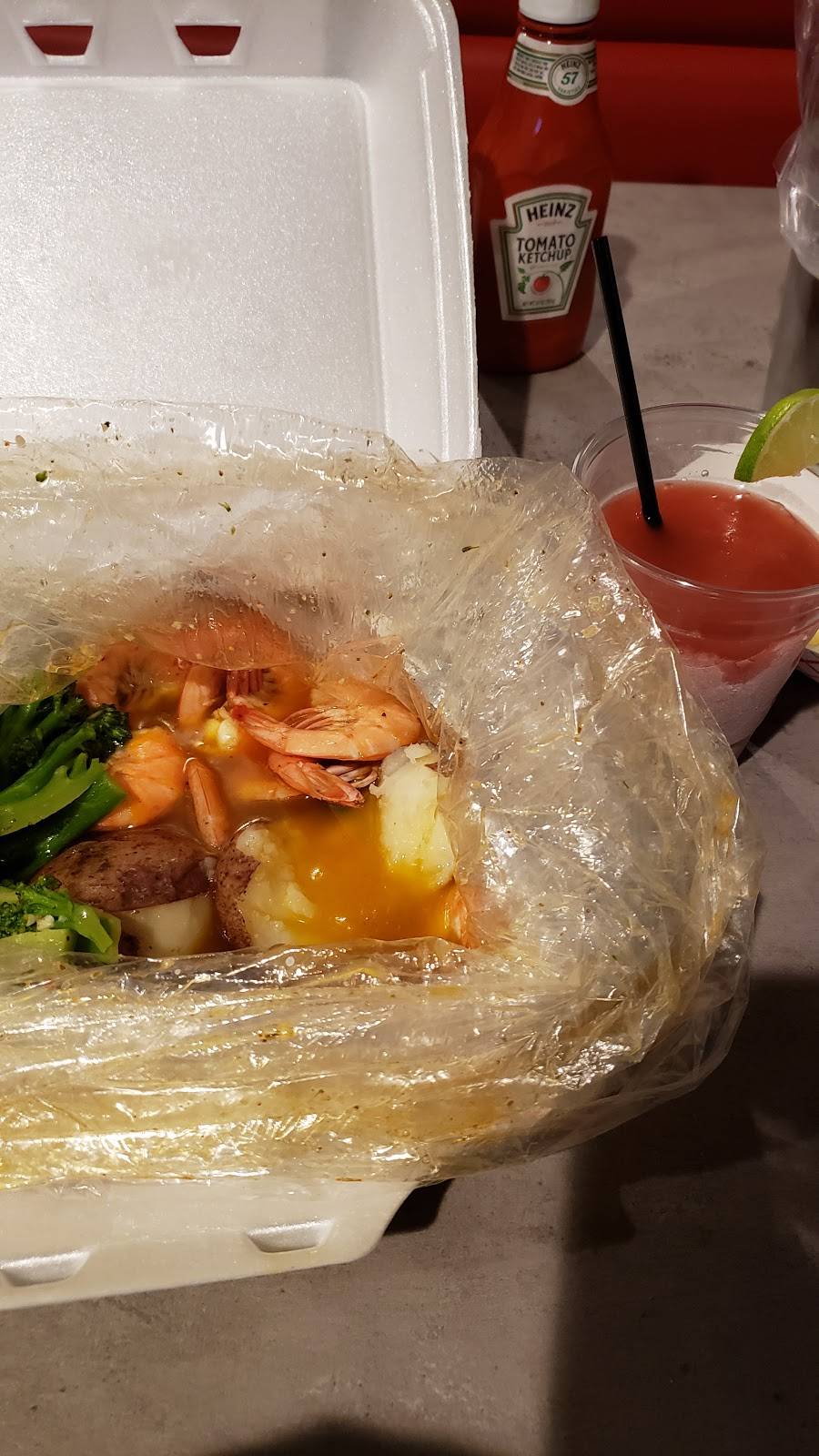 Soulfed philly lounge | restaurant | 6424 Castor Ave, Philadelphia, PA 19149, USA | 2155443269 OR +1 215-544-3269