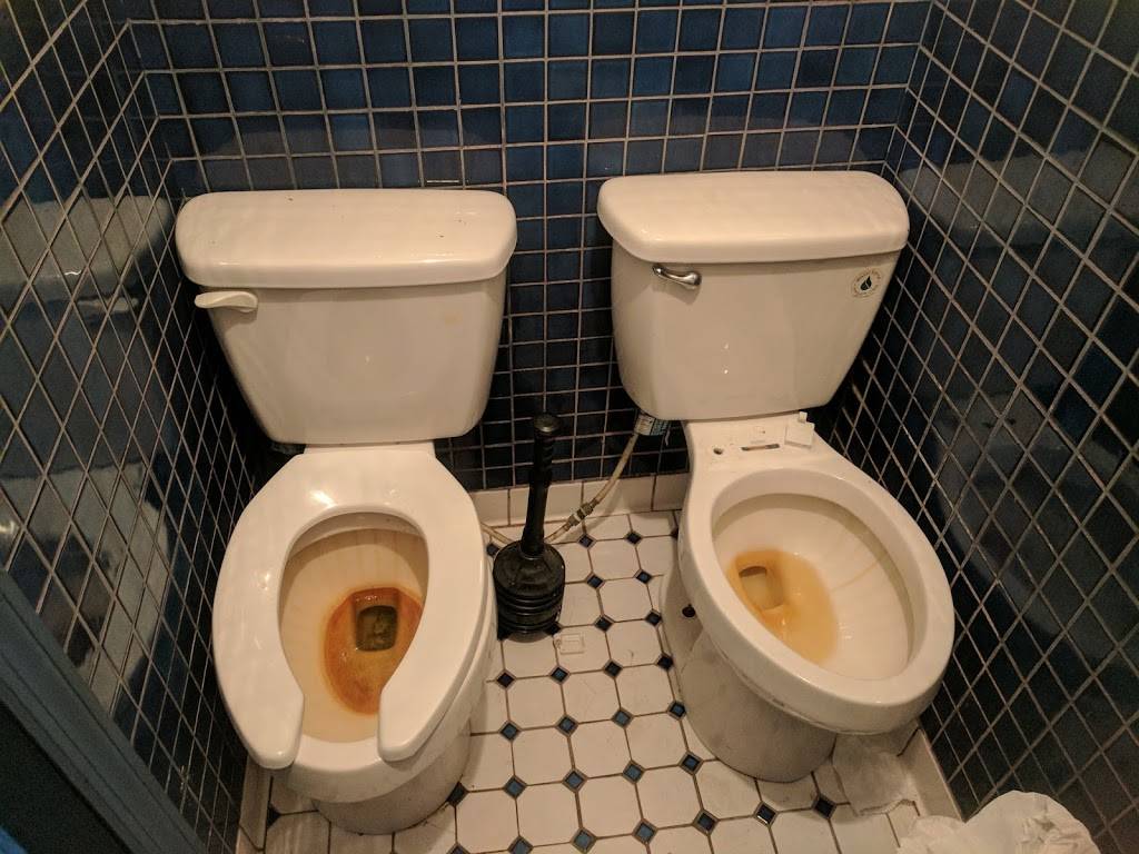 Kings Point Pub | restaurant | 15844 Smith Mountain Lake Pkwy, Huddleston, VA 24104, USA | 5402977347 OR +1 540-297-7347