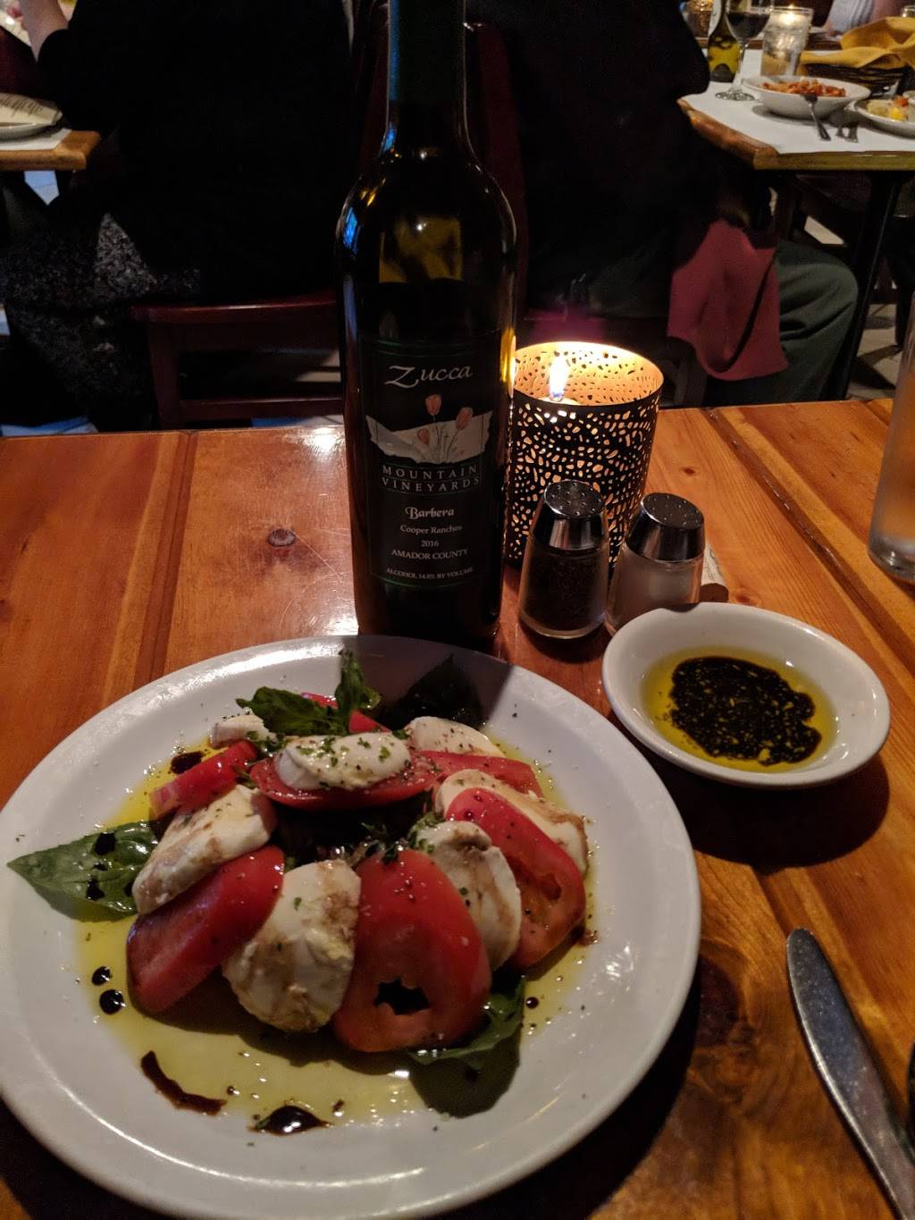 Sarafinas Italian Kitchen | restaurant | 794 CA-4, Arnold, CA 95223, USA | 2097959858 OR +1 209-795-9858