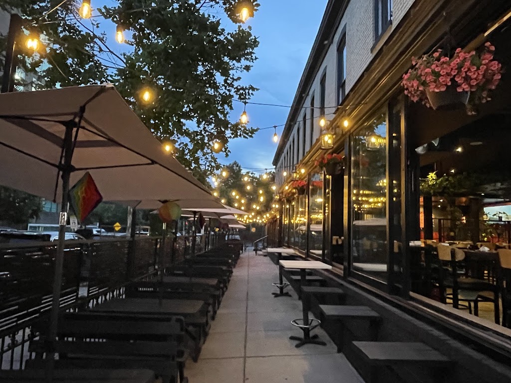 V14 Street Lounge | restaurant | 2100 14th St NW, Washington, DC 20009, USA | 2025064228 OR +1 202-506-4228