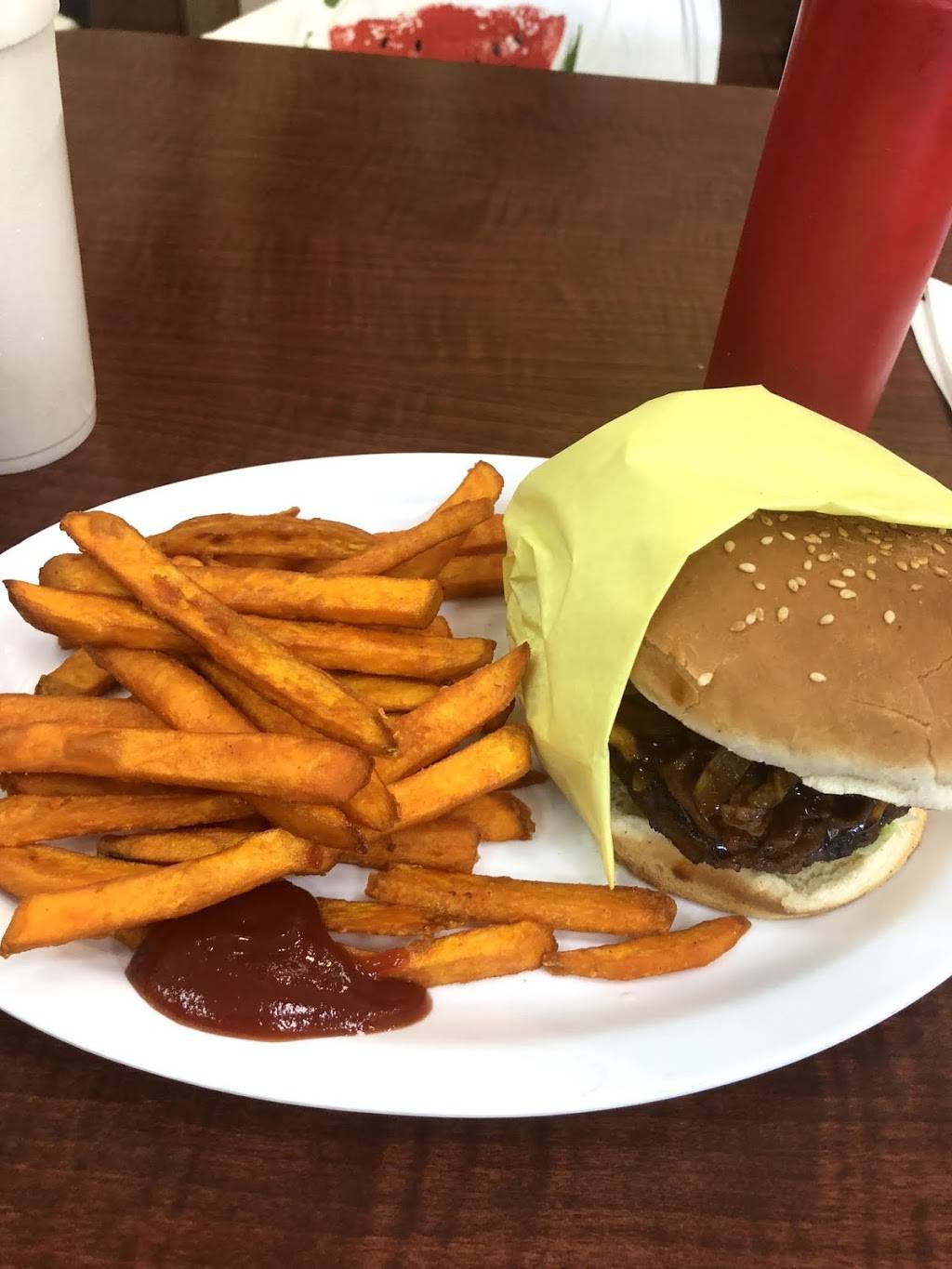 Star Burger | restaurant | 1770 S Harbor Blvd #132, Anaheim, CA 92805, USA | 6572510609 OR +1 657-251-0609