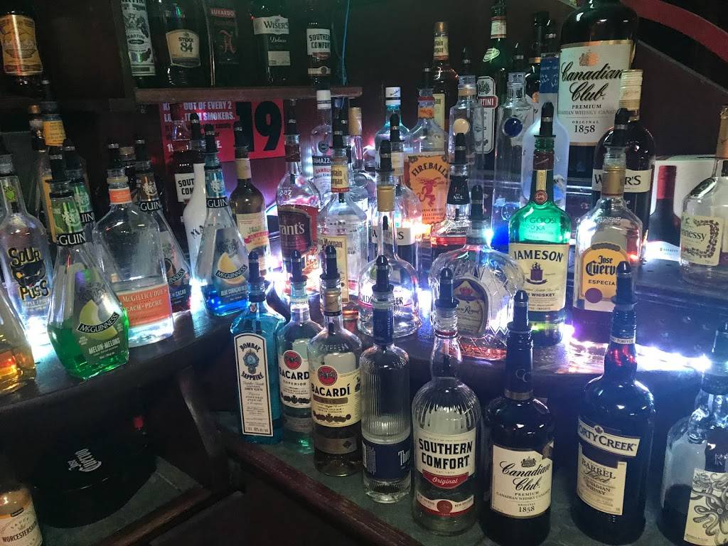 Celebrity Billiards & Sports Bar | restaurant | 1059 Upper James St, Hamilton, ON L9C 3A6, Canada | 9055747200 OR +1 905-574-7200