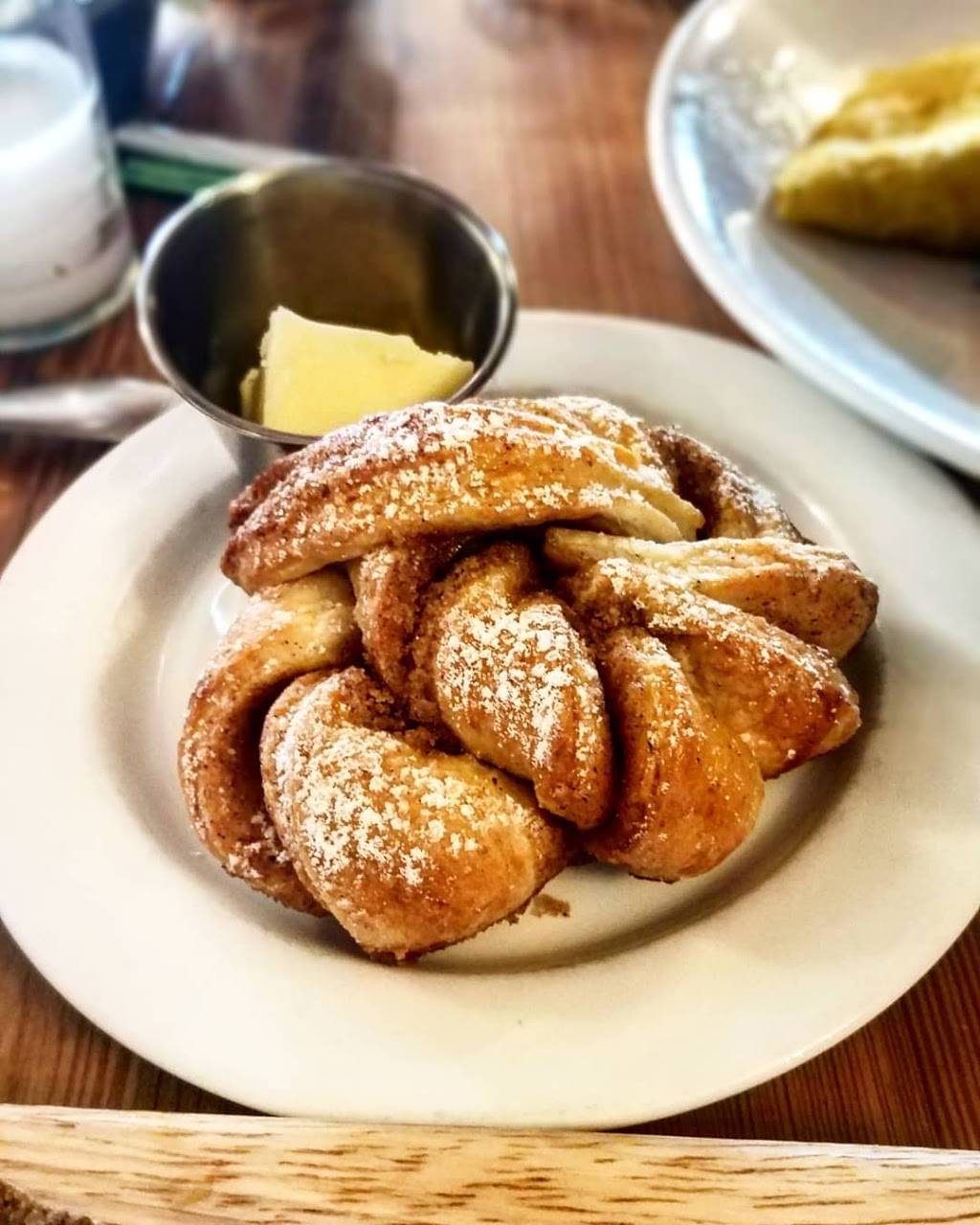 The Norwegian | restaurant | 1402 N Main St, Rockford, IL 61103, USA | 8153296191 OR +1 815-329-6191