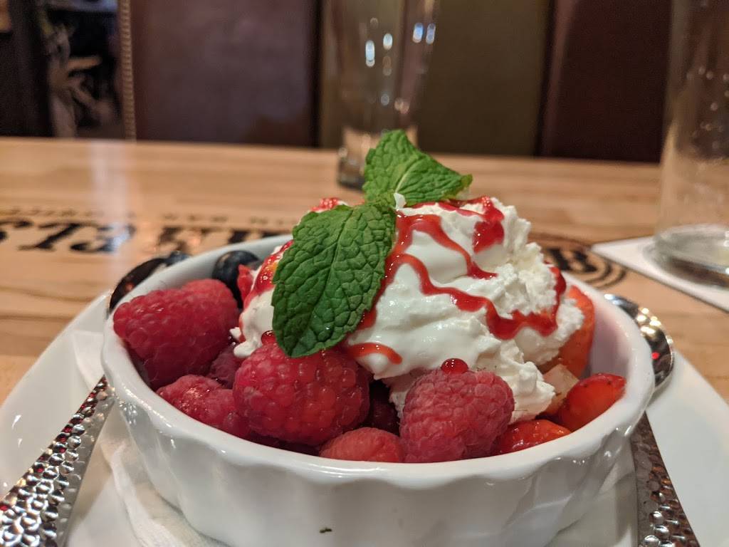 Brews & Barrels | restaurant | 625 Center Point Way, Gaithersburg, MD 20878, USA | 2409127736 OR +1 240-912-7736