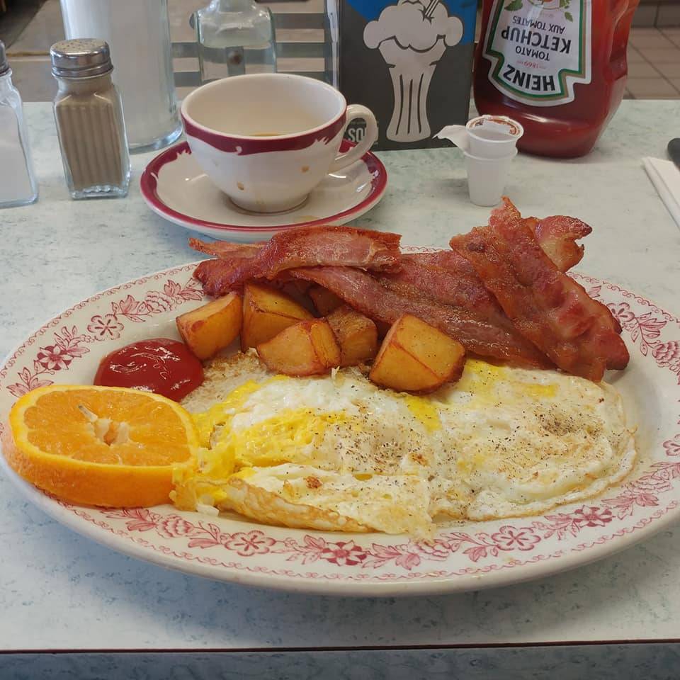 High Lunch | restaurant | 533 Dundas St, London, ON N6B 1W4, Canada | 5196630366 OR +1 519-663-0366