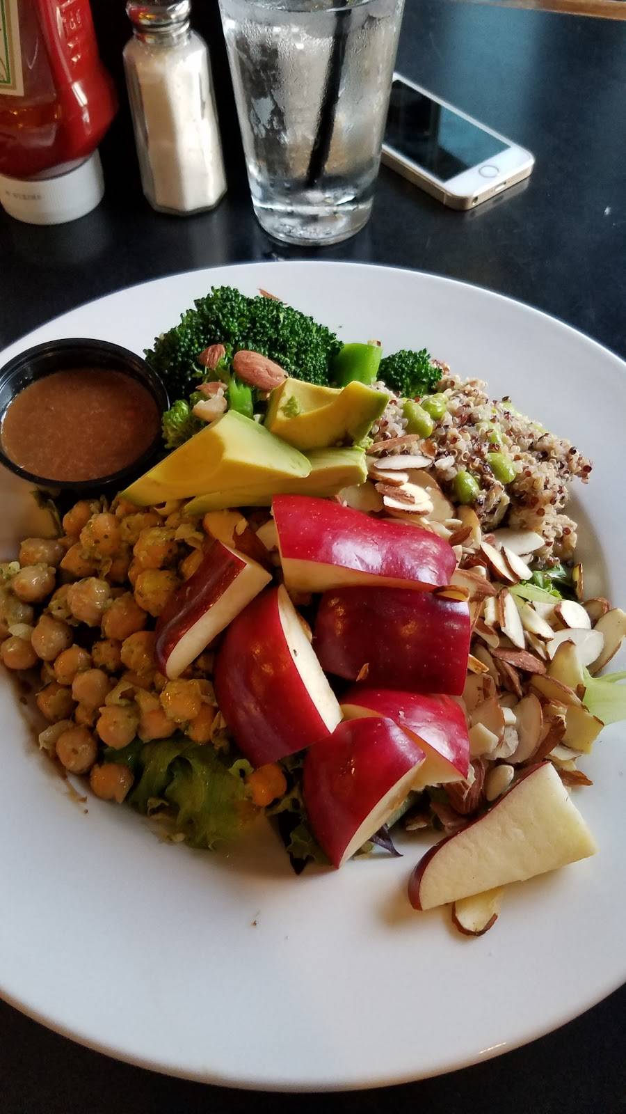 Gas Lamp Grille | restaurant | 206 Thames St, Newport, RI 02840, USA | 4018459300 OR +1 401-845-9300