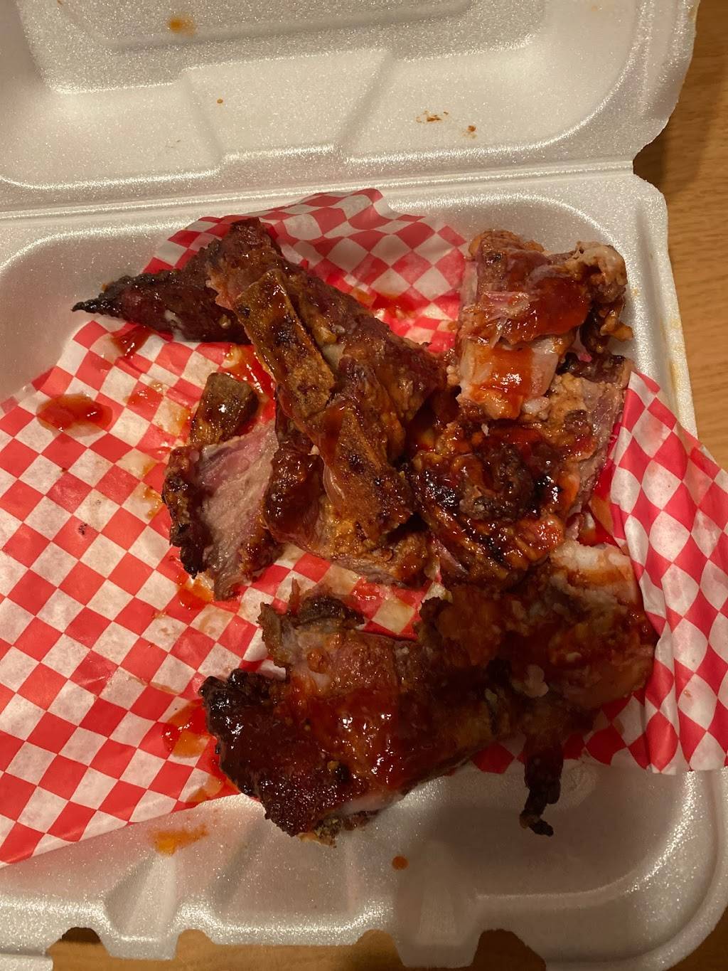 Taps Tips BBQ Smokehouse | restaurant | 3111 Theodore St, Joliet, IL 60435, USA | 8157827135 OR +1 815-782-7135