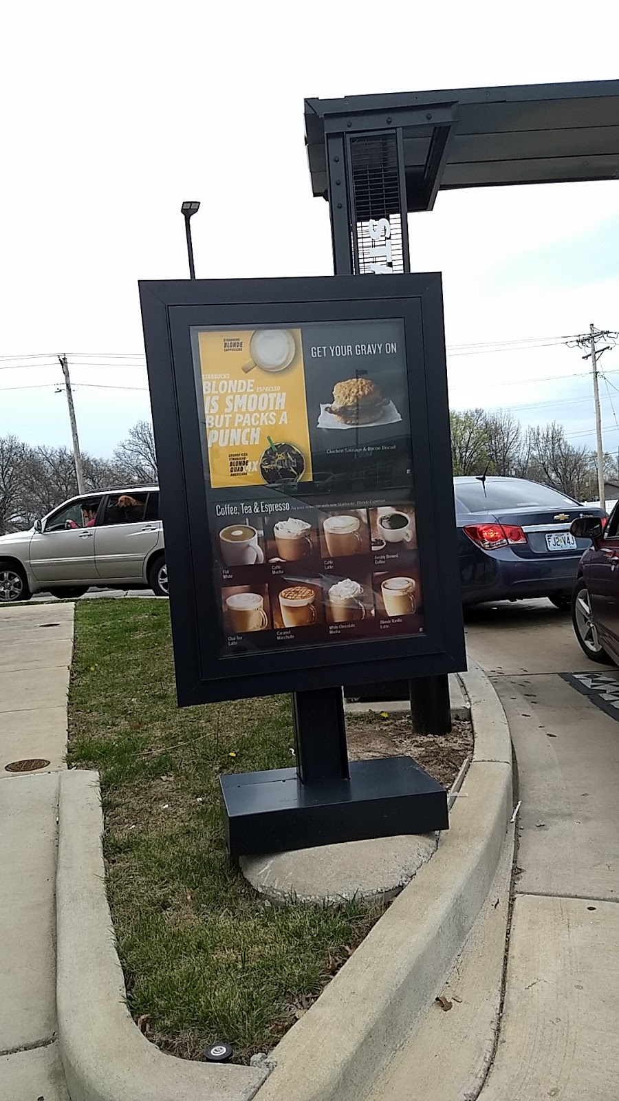 Starbucks | cafe | 10015 Gravois Rd, Affton, MO 63123, USA | 3144132962 OR +1 314-413-2962