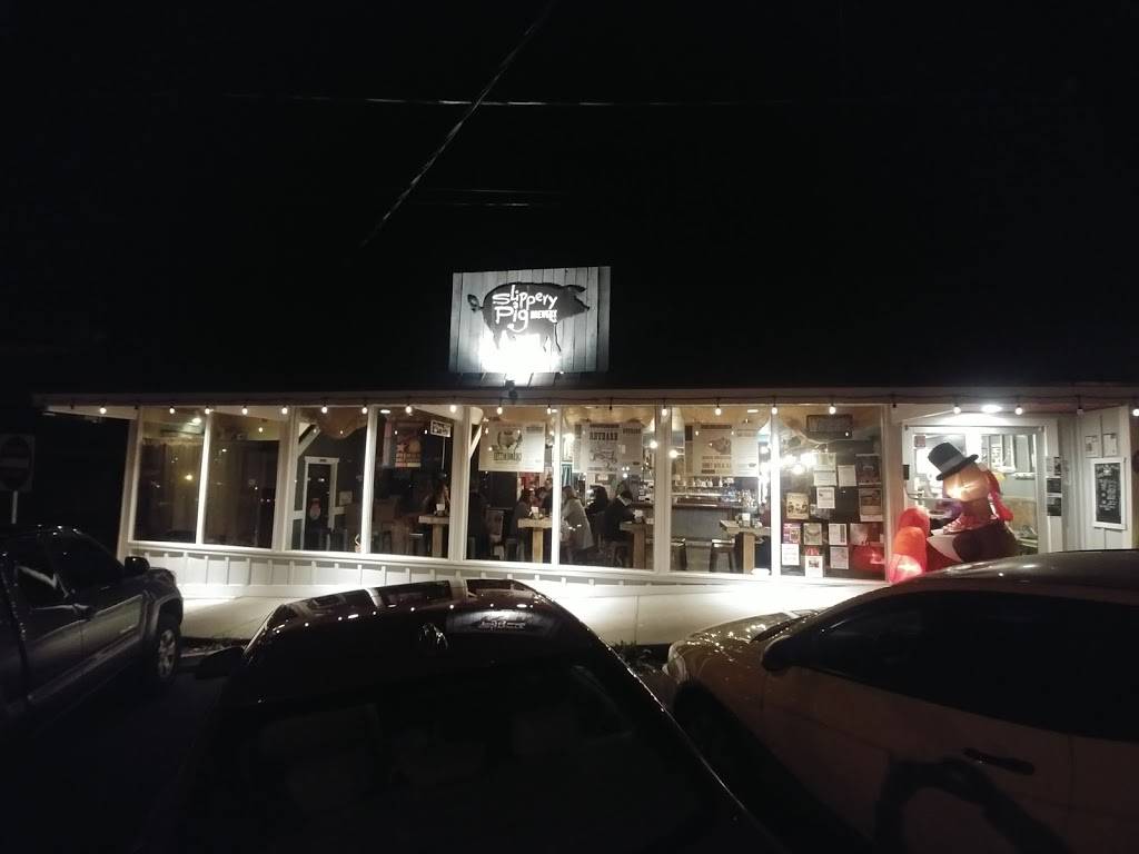 Slippery Pig Brewery | restaurant | 18801 Front St NE, Poulsbo, WA 98370, USA | 3603941686 OR +1 360-394-1686