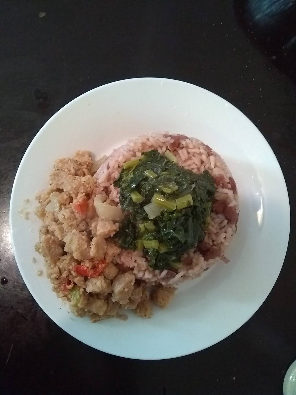 Tropical Breeze Jamaican Kitchen | restaurant | 423 Campbell Ave, West Haven, CT 06516, USA | 2039317115 OR +1 203-931-7115