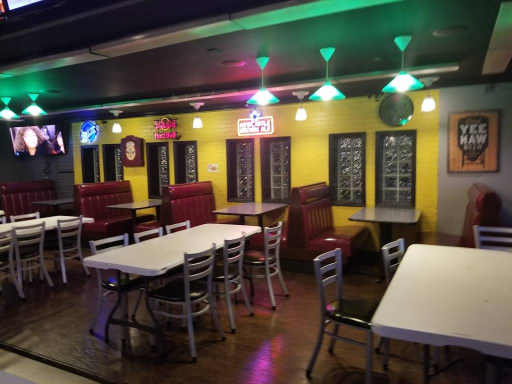 Bearden Hill Fieldhouse | restaurant | 6600 Kingston Pike, Knoxville, TN 37919, USA | 8658517769 OR +1 865-851-7769