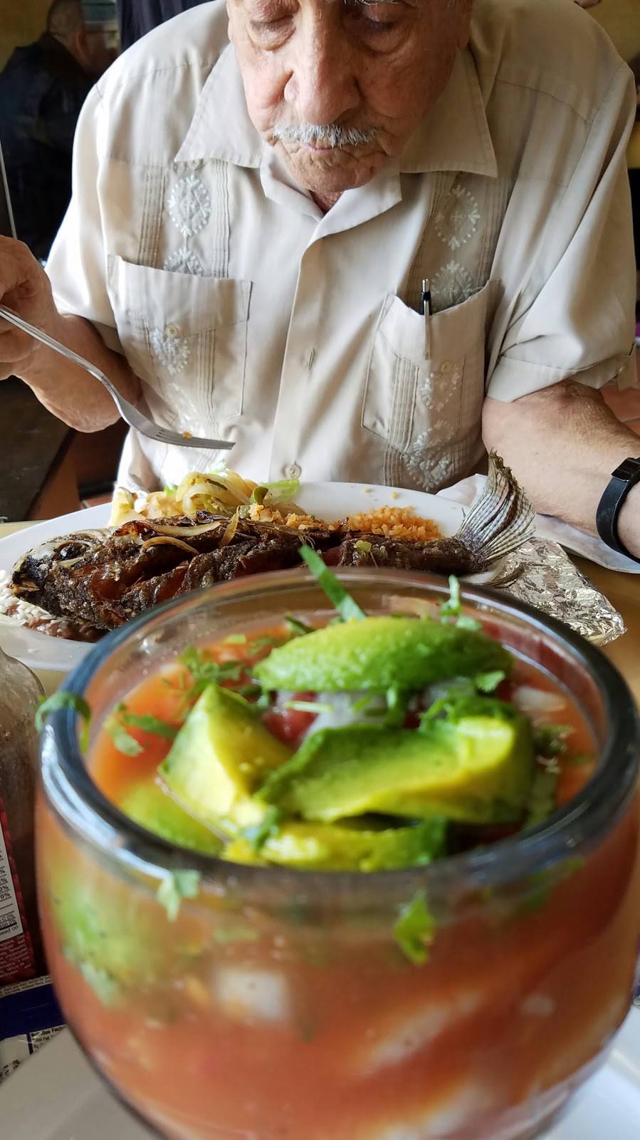 Cesars Place | restaurant | 712 N Milpas St, Santa Barbara, CA 93103, USA | 8058840964 OR +1 805-884-0964