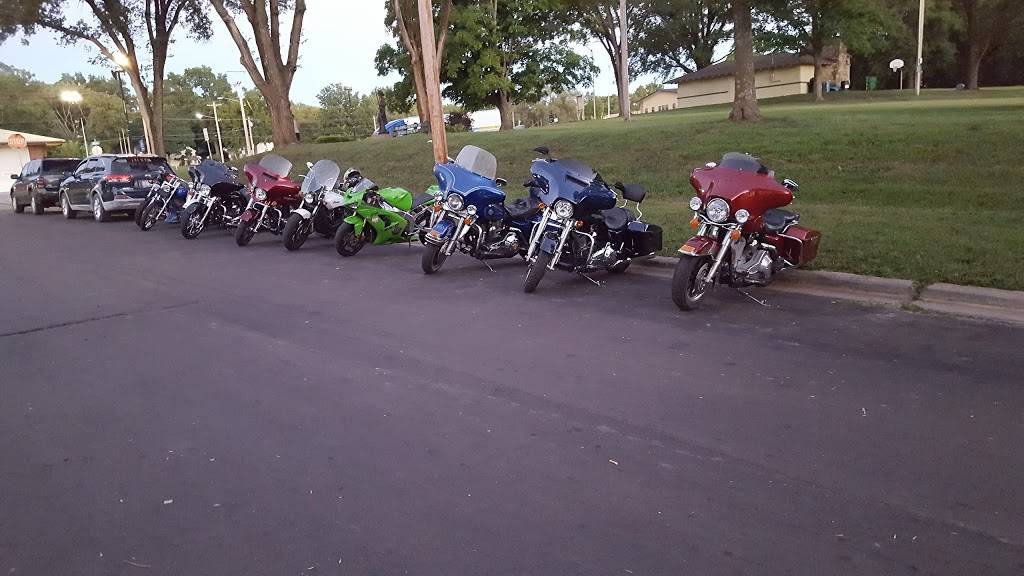 D-dubs Bar And Grill | restaurant | 10 W 9th St, Eudora, KS 66025, USA | 7856907212 OR +1 785-690-7212