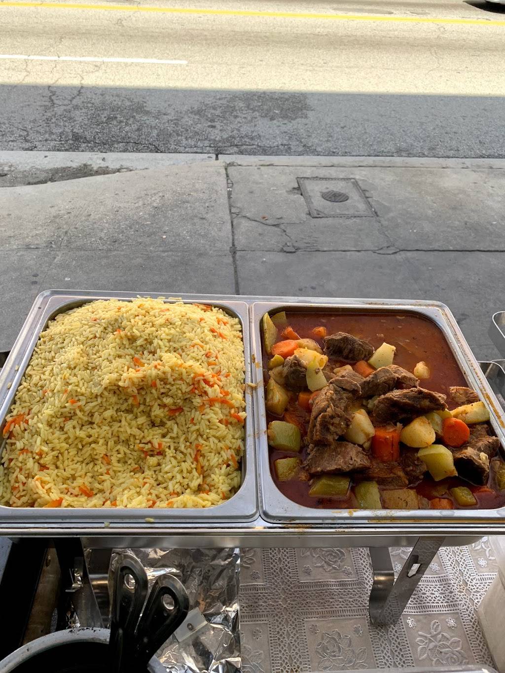 Rhina’s pupusas | restaurant | 1842 Arlington Ave, Los Angeles, CA 90019, USA | 3235347710 OR +1 323-534-7710