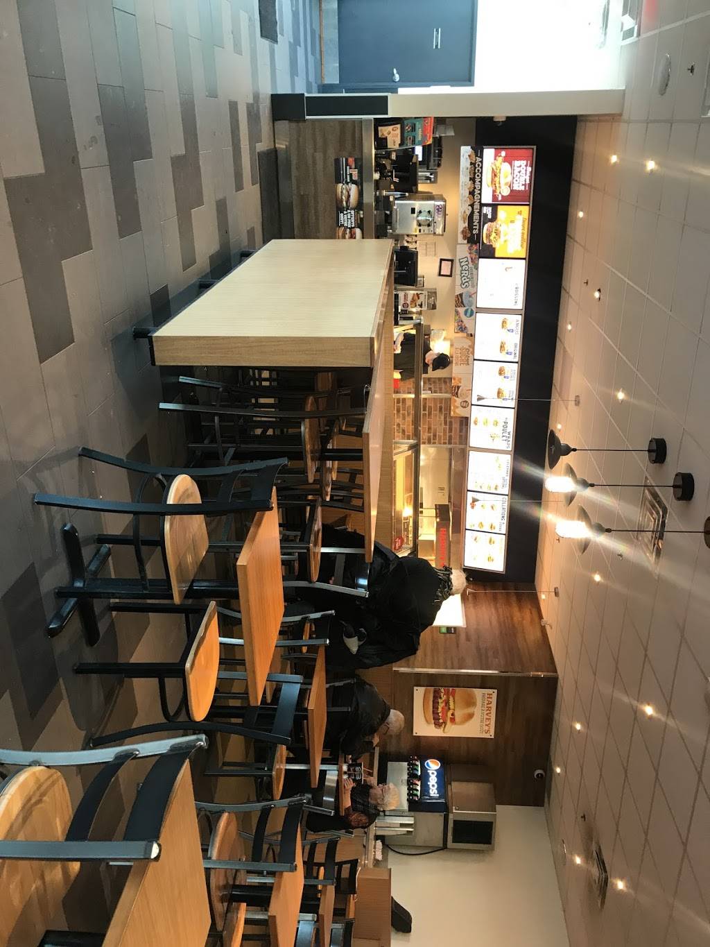 Harveys | restaurant | 159 41e Rue O Local 102, Québec, QC G1H 1L4, Canada | 4186226093 OR +1 418-622-6093