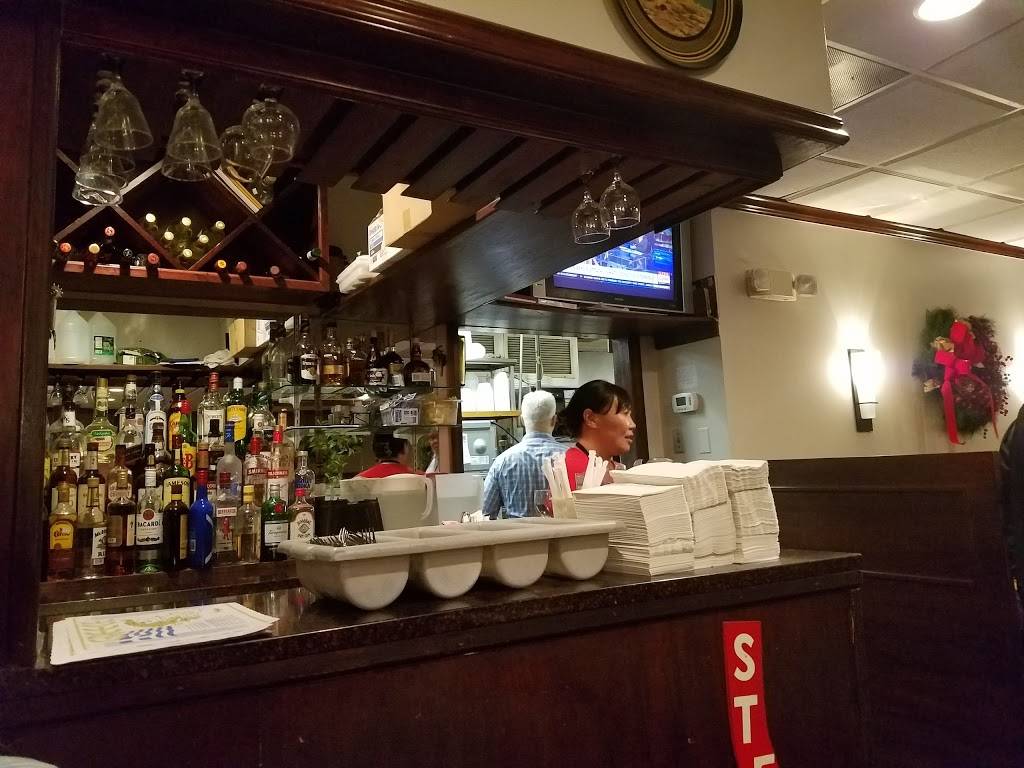 McLean Family Restaurant | restaurant | 1321 Chain Bridge Rd, McLean, VA 22101, USA | 7033569883 OR +1 703-356-9883