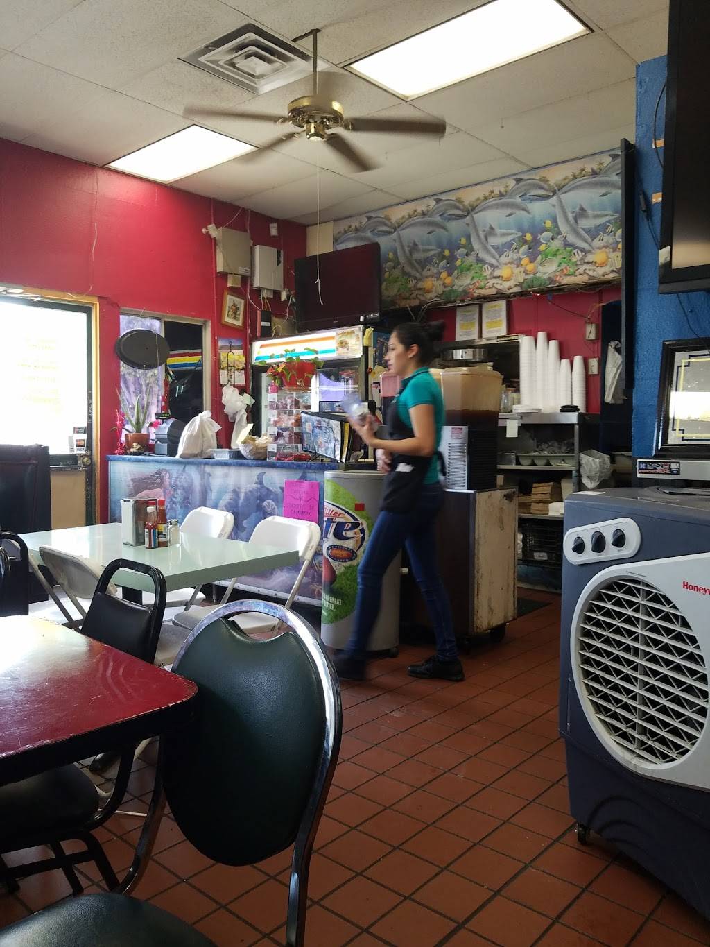 Mar Y Tierra Restaurant | restaurant | 1754 S Euclid Ave, Ontario, CA 91762, USA | 9092184360 OR +1 909-218-4360