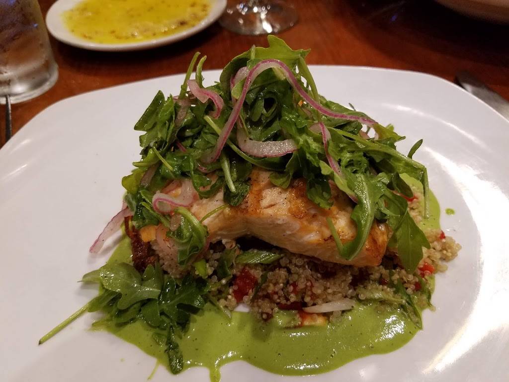 Varanos Italian Restaurant | restaurant | 60 Mile Rd, Wells, ME 04090, USA | 2076418550 OR +1 207-641-8550