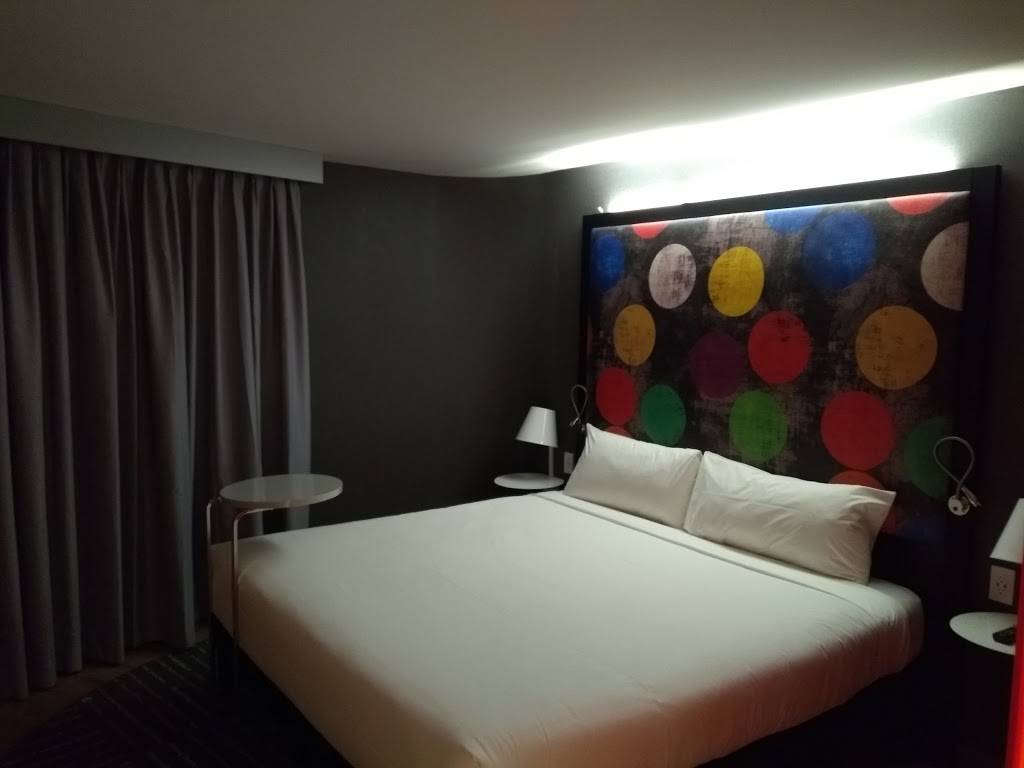 ibis Styles New York LaGuardia Airport | restaurant | 100-33 Ditmars Blvd, East Elmhurst, NY 11369, USA | 7186067400 OR +1 718-606-7400