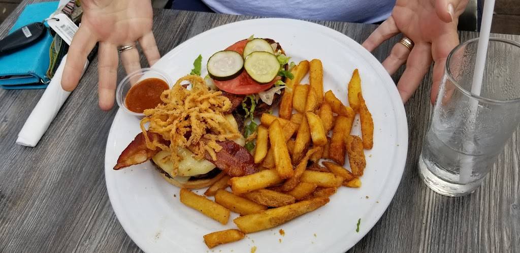 Kellys-Chica-Boom-Room | restaurant | 319 Main St, Dunedin, FL 34698, USA | 7277365284 OR +1 727-736-5284