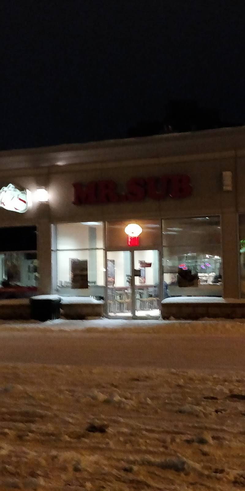 Mr.Sub | restaurant | 1910 St Laurent Blvd, Ottawa, ON K1G 1A4, Canada | 6137338008 OR +1 613-733-8008