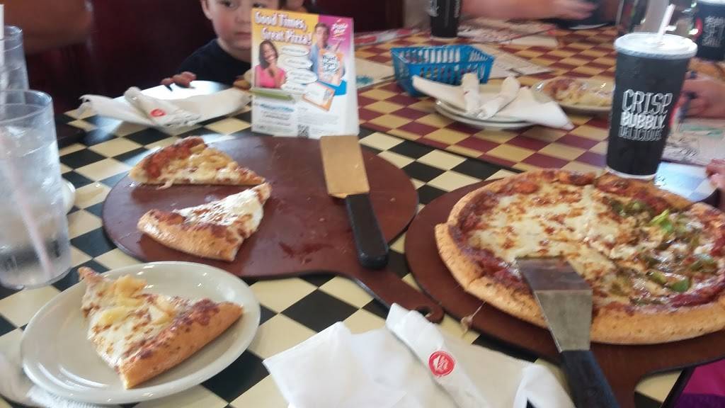 Pizza Hut | meal delivery | 8977 W Central Ave St, Wichita, KS 67212, USA | 3167228702 OR +1 316-722-8702