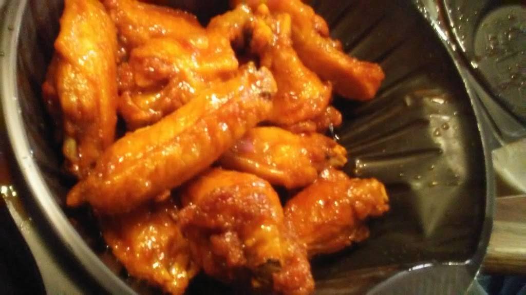 Pizza Hut | meal takeaway | 2400 N 6th St, Beatrice, NE 68310, USA | 4022283317 OR +1 402-228-3317