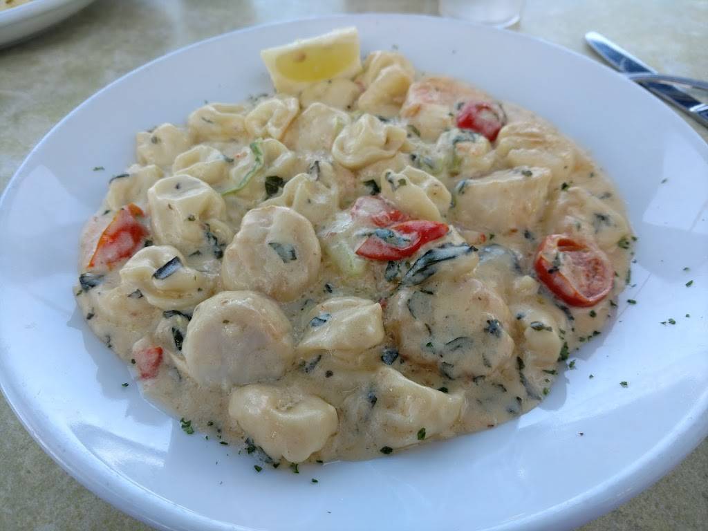 Waterfront Bar and Grill | restaurant | 170 Water St # 170, Plymouth, MA 02360, USA | 5085918393 OR +1 508-591-8393