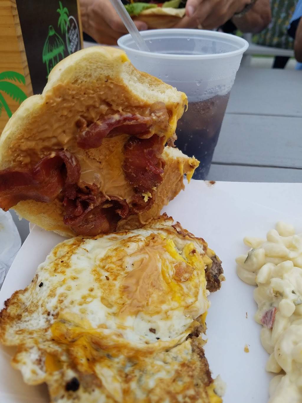 Howies On the Lake | restaurant | 4856 Coleman Dr, Akron, OH 44319, USA | 3306448343 OR +1 330-644-8343