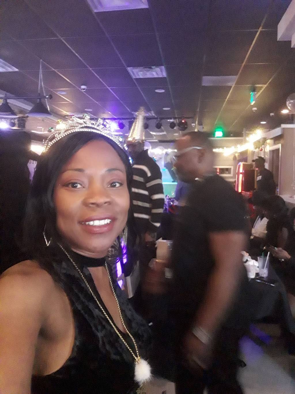 Club Tilt and Grill | restaurant | 3744 Astrozon Blvd, Colorado Springs, CO 80910, USA | 7196948698 OR +1 719-694-8698