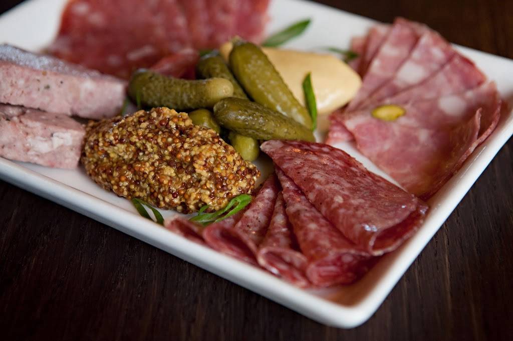 Bounty Hunter | restaurant | 975 1st St, Napa, CA 94559, USA | 7072263976 OR +1 707-226-3976