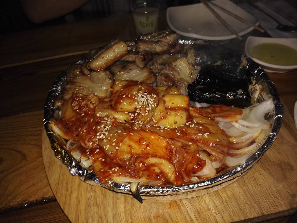 Tig Kitchen and Bar | restaurant | 5240 The Ave, Seattle, WA 98105, USA | 2065224274 OR +1 206-522-4274