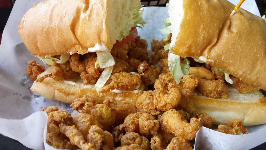 Griffins Poboy Shoppe | restaurant | 4566 LA-1, Raceland, LA 70394, USA | 9855375552 OR +1 985-537-5552