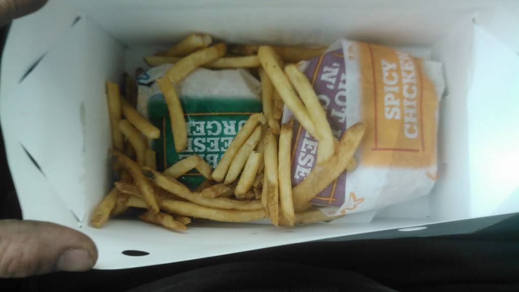 Hardees | restaurant | 6320 Savannah Hwy, Ravenel, SC 29470, USA | 8438896897 OR +1 843-889-6897