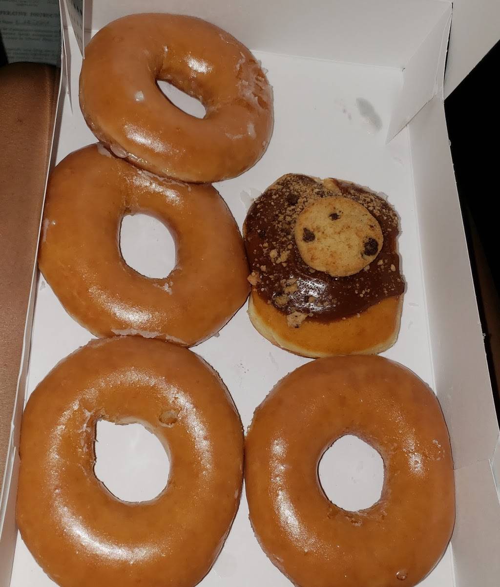 Dunkin | bakery | 8014 Conroy Windermere Rd Suite #103, Orlando, FL 32835, USA | 4072706370 OR +1 407-270-6370