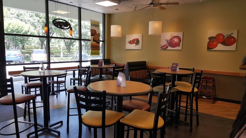 Subway | restaurant | 1605 S Post Oak Ln, Houston, TX 77056, USA | 7139659277 OR +1 713-965-9277