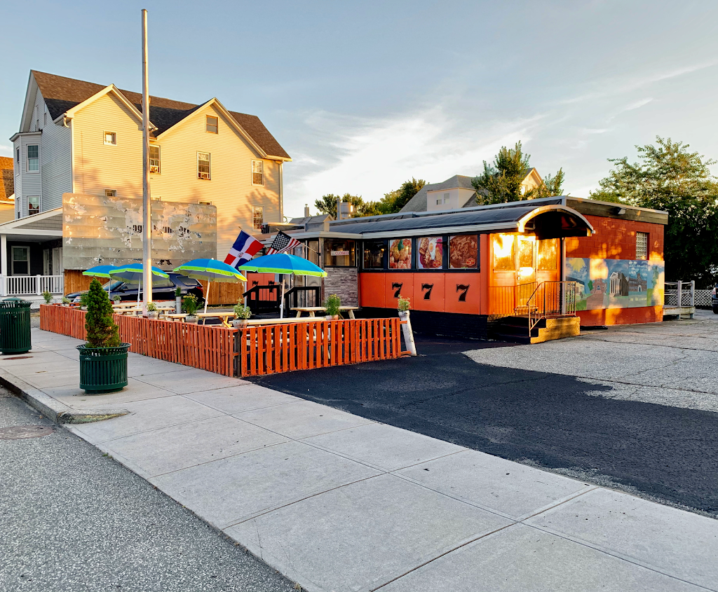 Paulas Kitchen | restaurant | 777 Elmwood Ave, Providence, RI 02907, USA | 4017733355 OR +1 401-773-3355