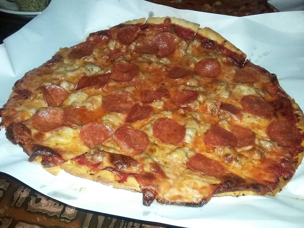 Maries Pizza & Liquors | restaurant | 4129 W Lawrence Ave, Chicago, IL 60630, USA | 7737251812 OR +1 773-725-1812