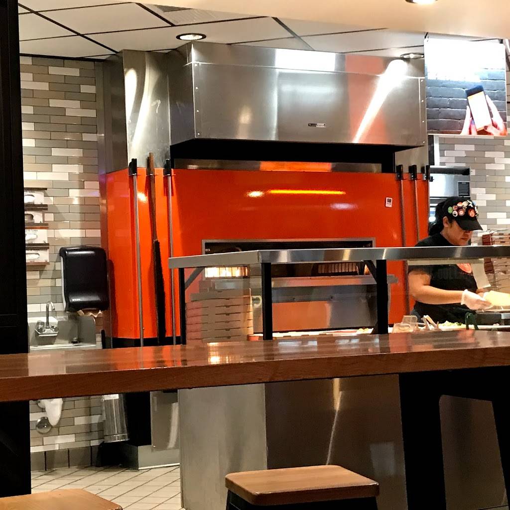 Blaze Pizza | meal takeaway | 1723 N Victory Pl, Burbank, CA 91502, USA | 8183094288 OR +1 818-309-4288