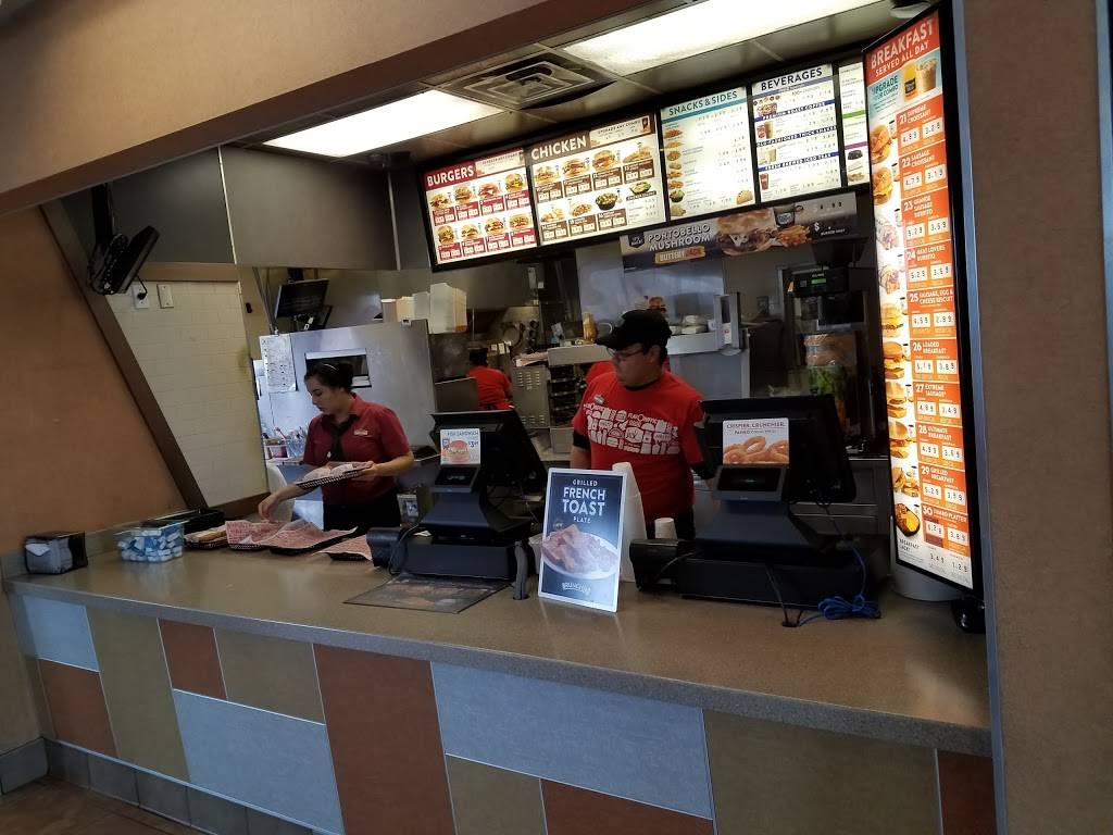 Jack in the Box | restaurant | 14398 County Line Rd, Delano, CA 93215, USA | 6617211132 OR +1 661-721-1132