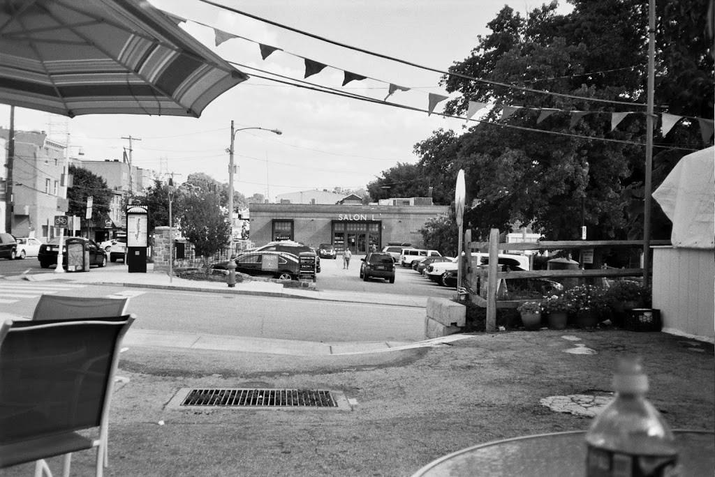 Chloes Corner | restaurant | 4162 Main St, Philadelphia, PA 19127, USA | 2156014100 OR +1 215-601-4100